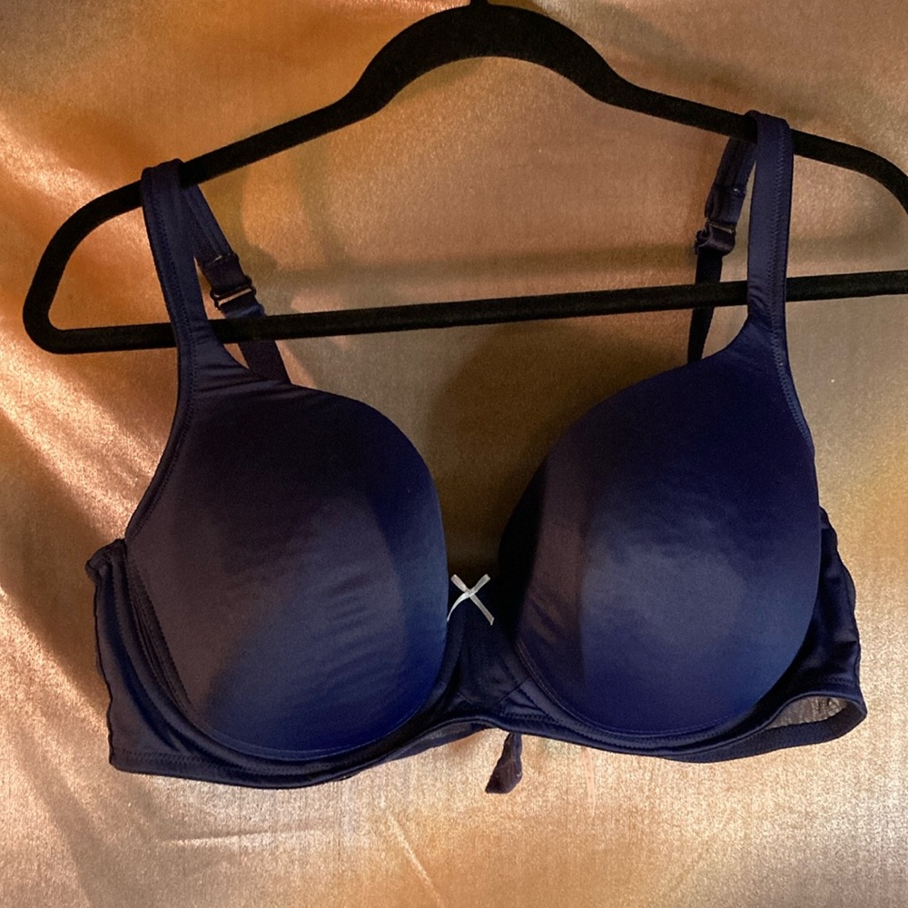 Excellent condition Cacique 44c navy blue‎ bra with bow detail. 403